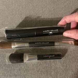 Laura Geller Makeup Brushes Set of 3 (In Packages)